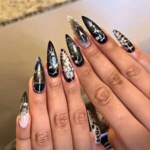 Uñas Stiletto Negras con Espinas Plateadas XZ96