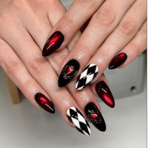 Uñas Vintage Rojas con Degradado y Cruces XZ114 – Francesa Negra