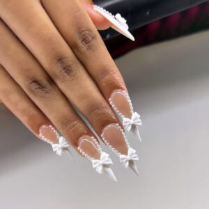 Uñas Postizas de Punta Larga con Francesa Blanca y Moños | CJCY-482