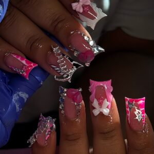Uñas Postizas Pico de Pato Y2K con Letras y Estrellas YZ24