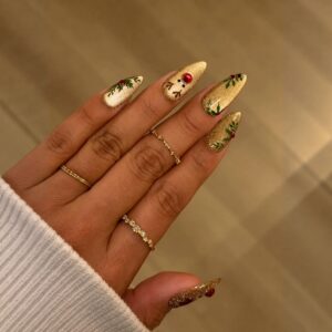 Uñas Postizas Navideñas Almendra con Reno y Bayas XZ118