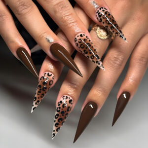 Uñas Postizas Stiletto con Estampado de Leopardo Caramelo CJCY-513 – 24 Piezas