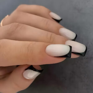 Uñas Postizas Francesas con Borde Negro Elegante Y-437