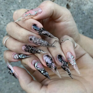 Uñas Stiletto Transparentes XXS228 – Look Frío y Moderno