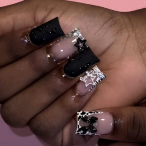 Uñas Postizas Pico de Pato Negras con Lazos y Estrellas L7