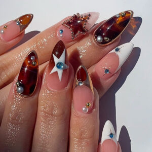 Uñas Almendra con Estrellas, Cristal y Perlas YT111 – Dulce Brillo