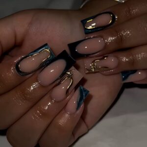 Uñas postizas cuadradas con mariposa dorada y efecto degradado — AS34