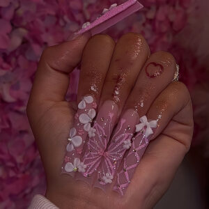 Uñas postizas largas con flores, mariposas y brillo intenso — CC31