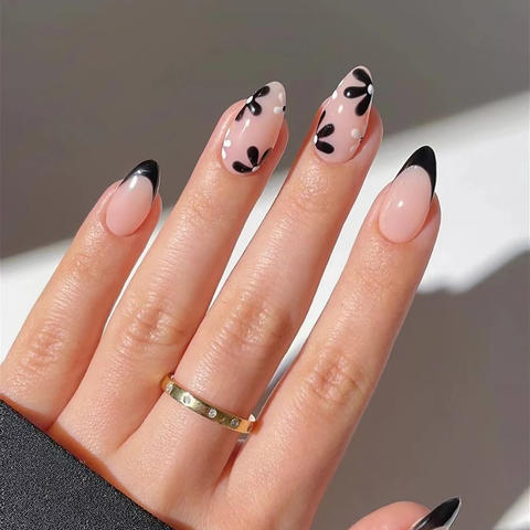 Uñas postizas con forma almendra